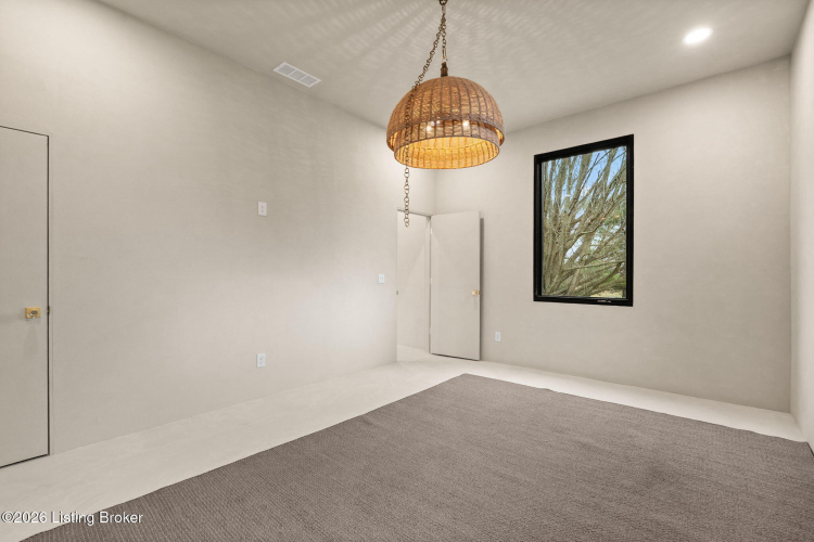 Listing Image 101