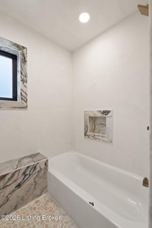 Listing Image 79