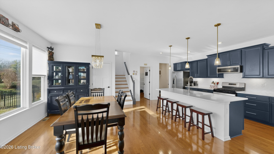 Listing Image 8