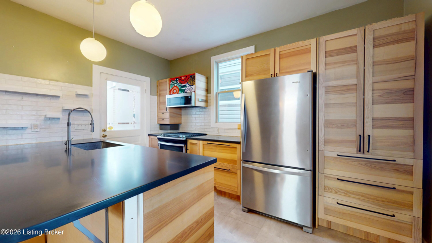 Listing Image 12