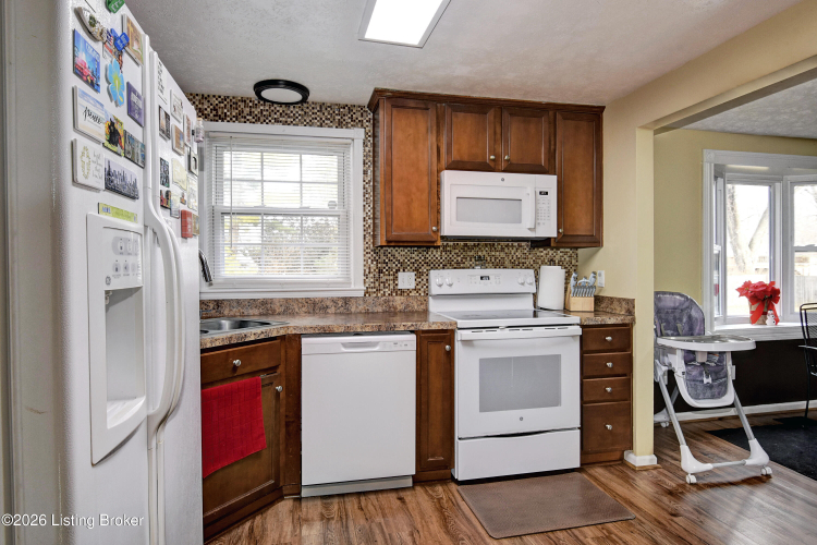 Listing Image 13