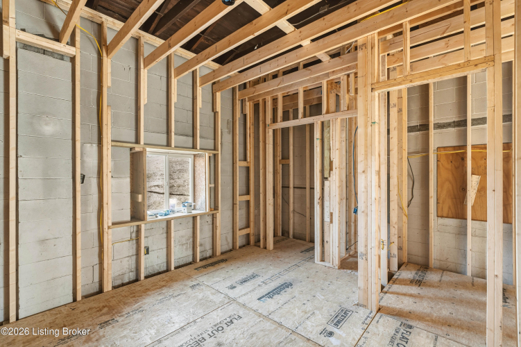 Listing Image 12