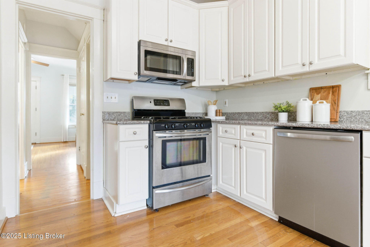 Listing Image 20