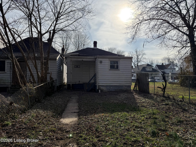 Listing Image 11