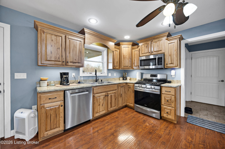 Listing Image 12