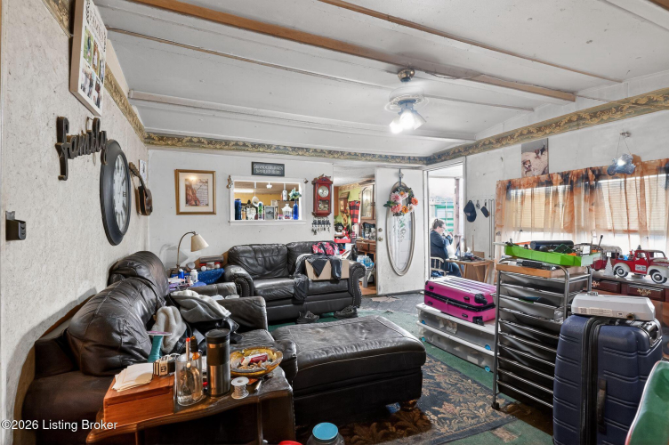 Listing Image 16