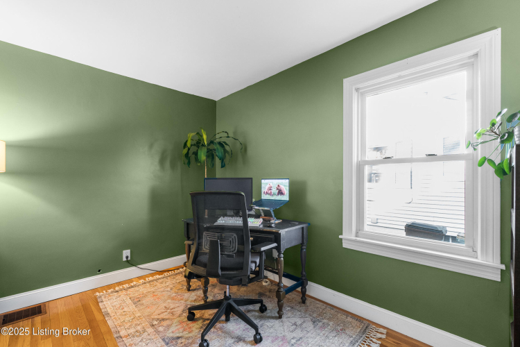 Listing Image 21