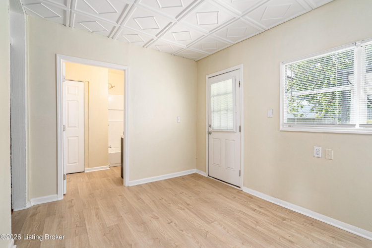 Listing Image 20