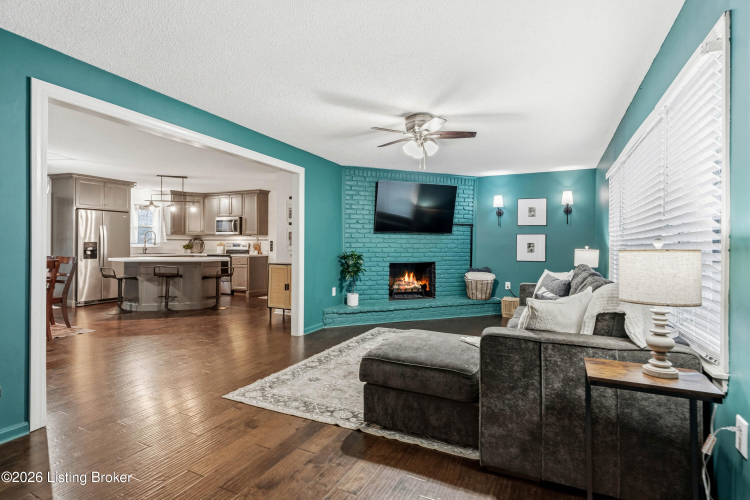 Listing Image 11