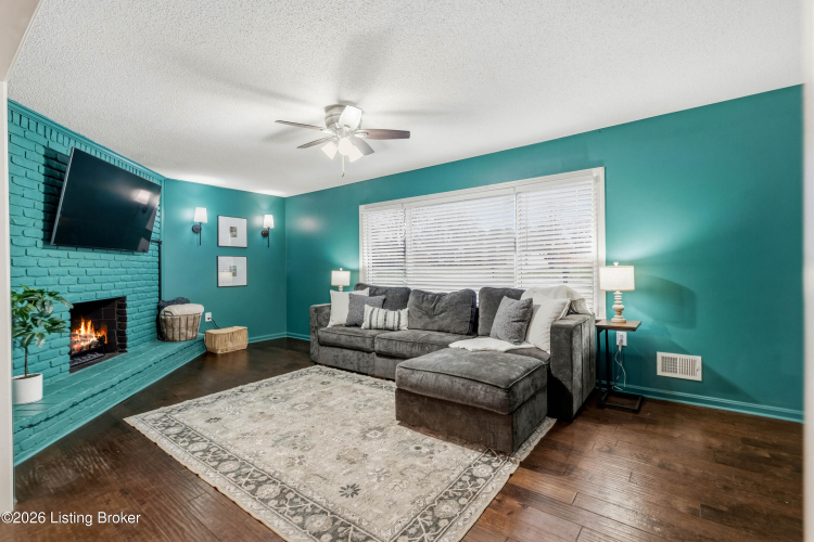 Listing Image 12