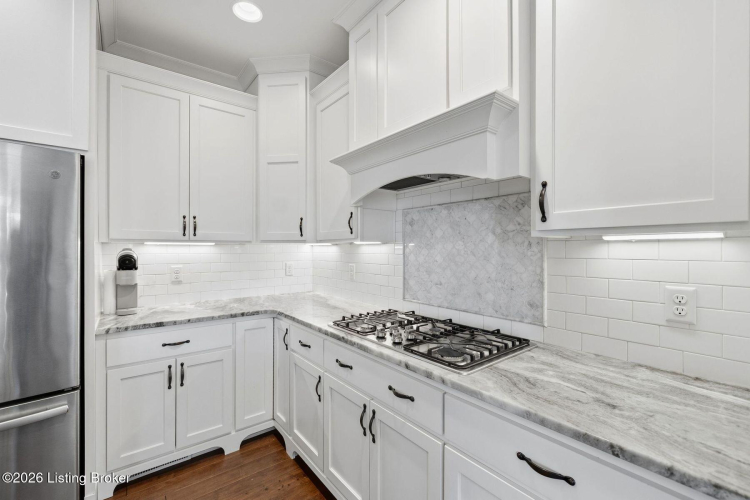 Listing Image 19