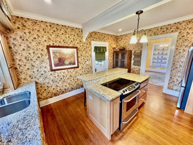 Listing Image 12