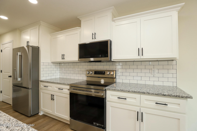 Listing Image 13