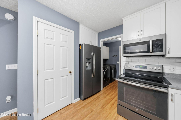 Listing Image 14