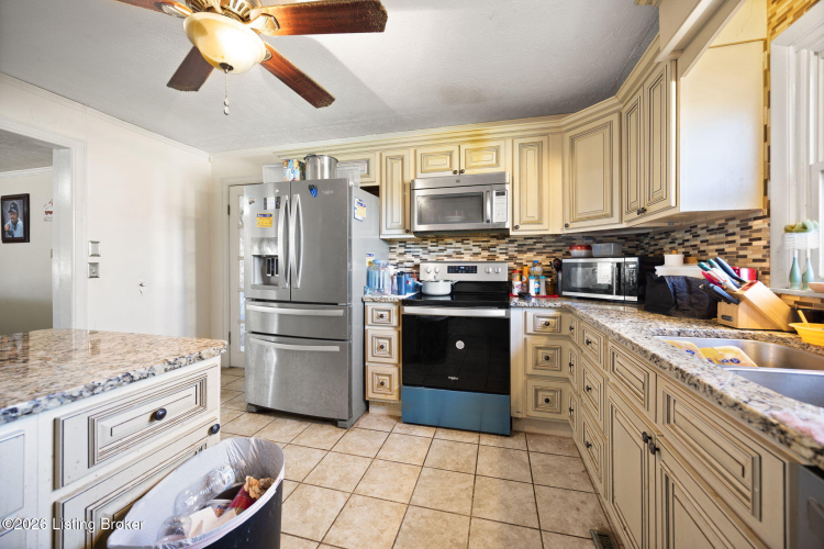 Listing Image 5