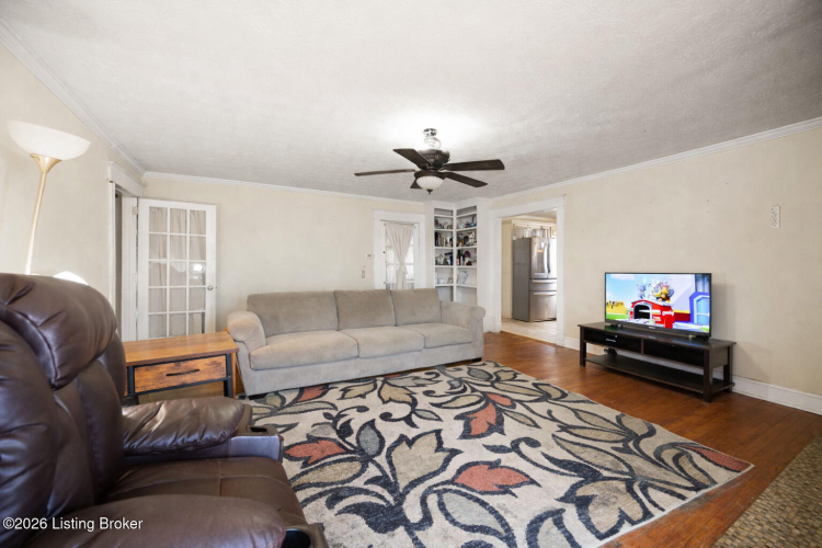 Listing Image 6