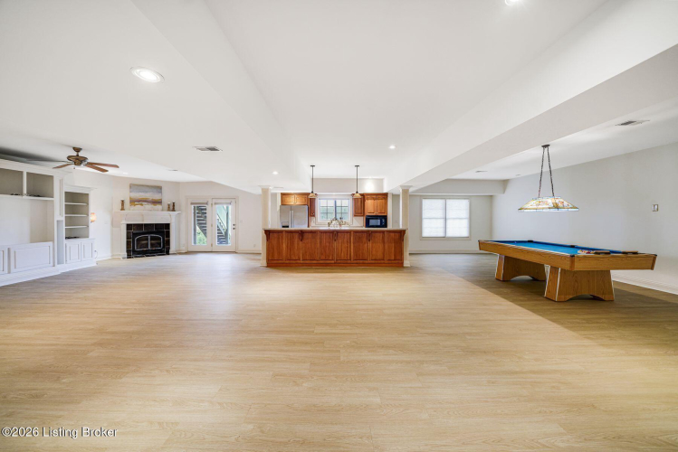 Listing Image 59
