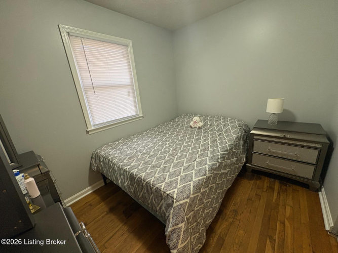 Listing Image 6