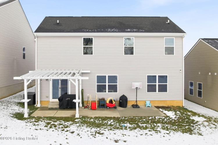 Listing Image 4