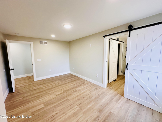 Listing Image 57