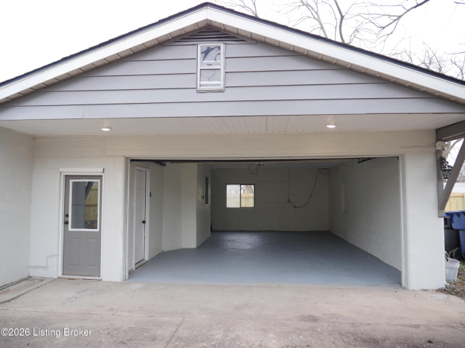 Listing Image 44
