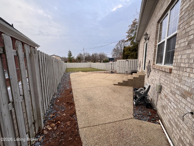Listing Image 5
