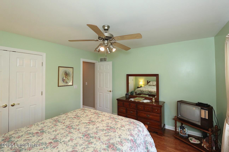 Listing Image 28
