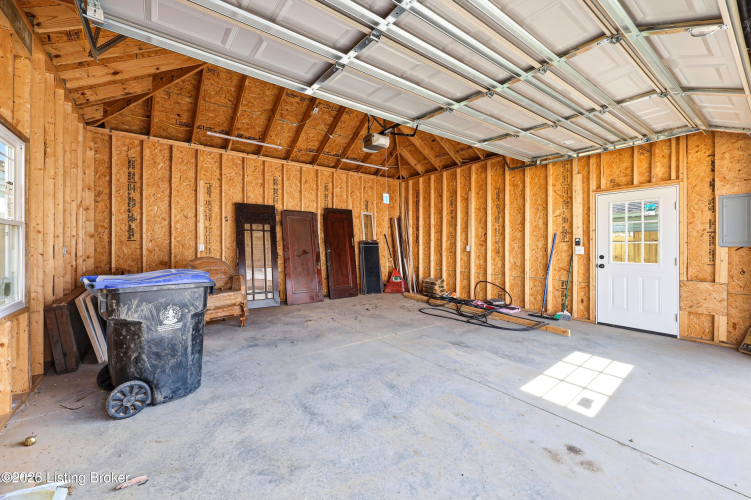 Listing Image 16