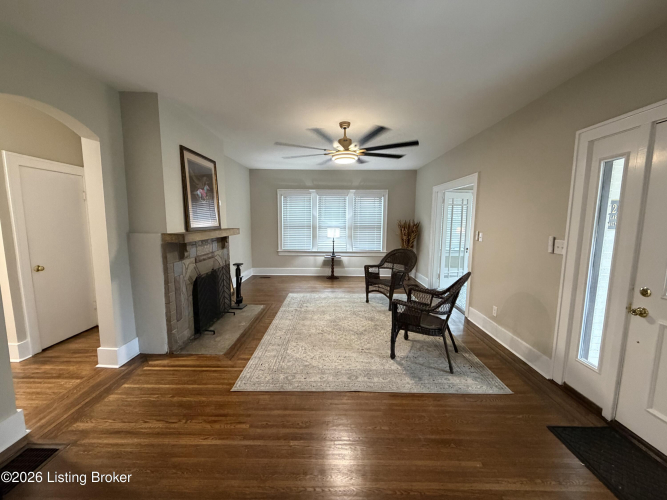 Listing Image 18