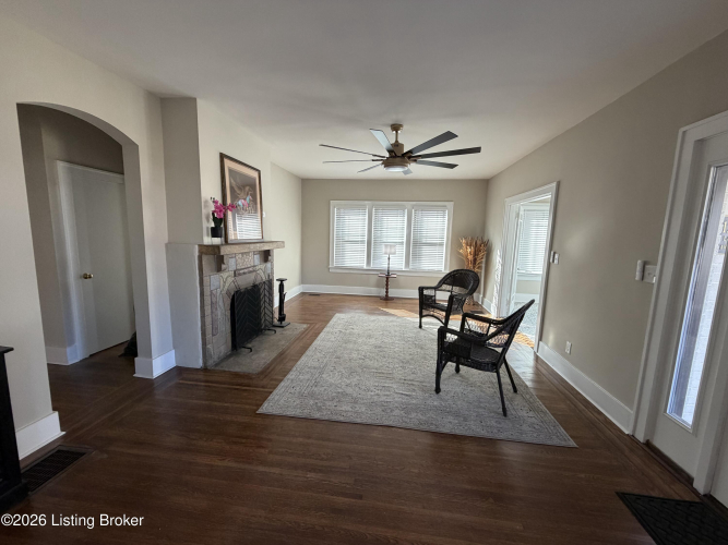 Listing Image 19