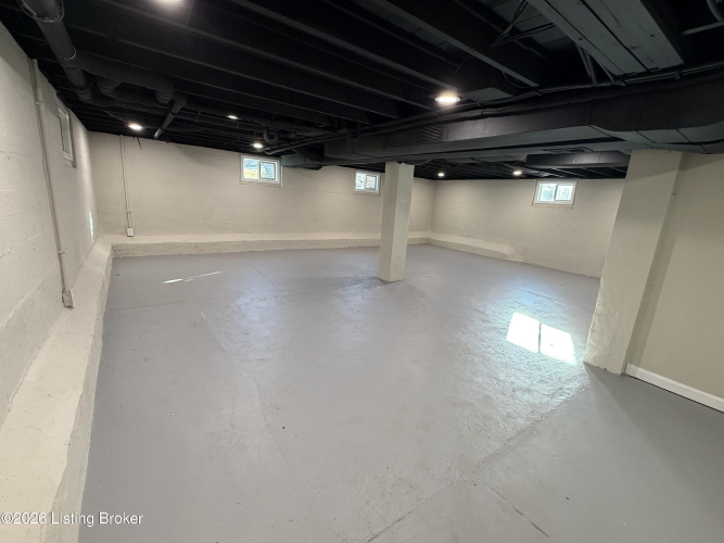 Listing Image 64