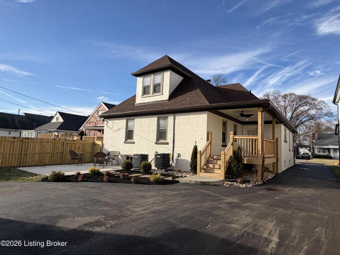 Listing Image 9