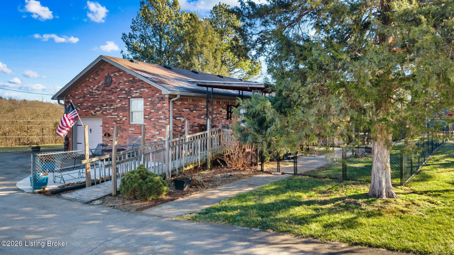 Listing Image 6
