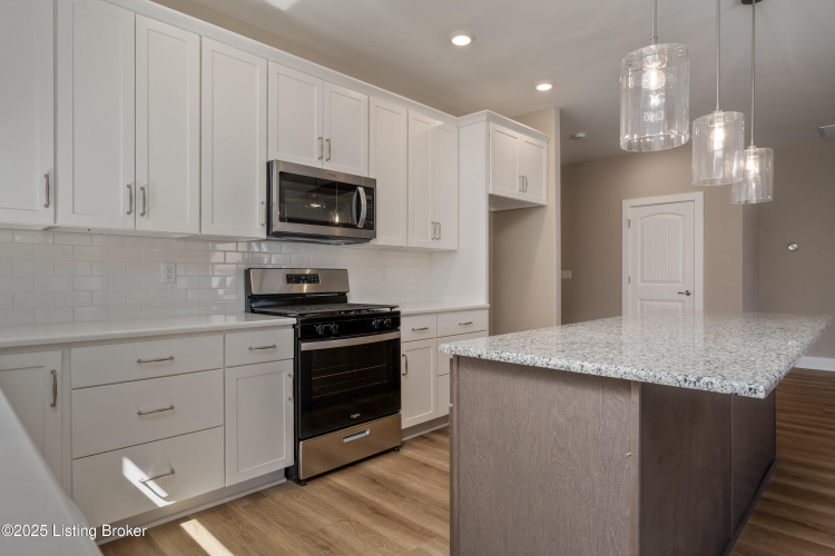 Listing Image 15
