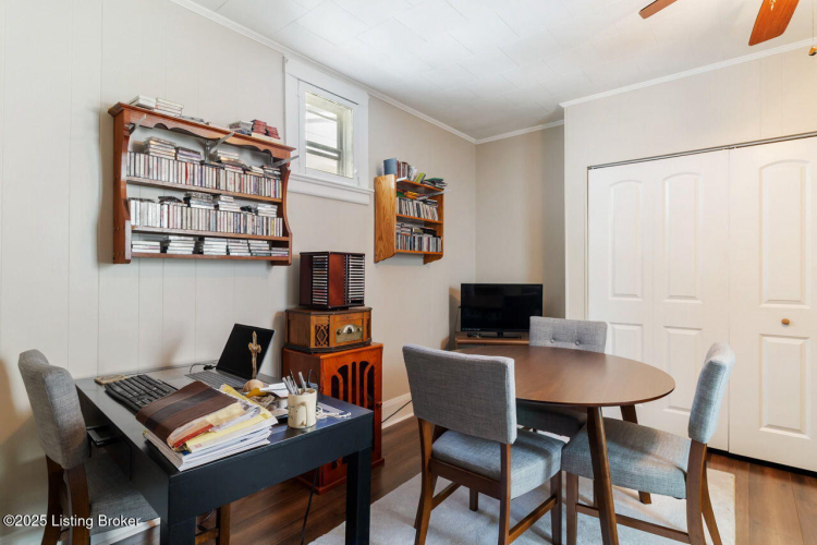 Listing Image 12