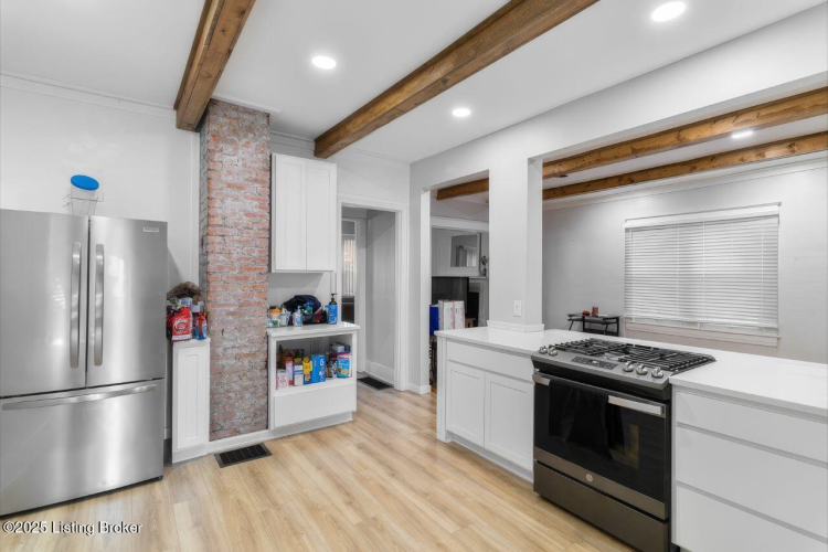 Listing Image 18