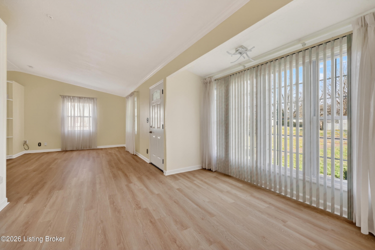 Listing Image 20
