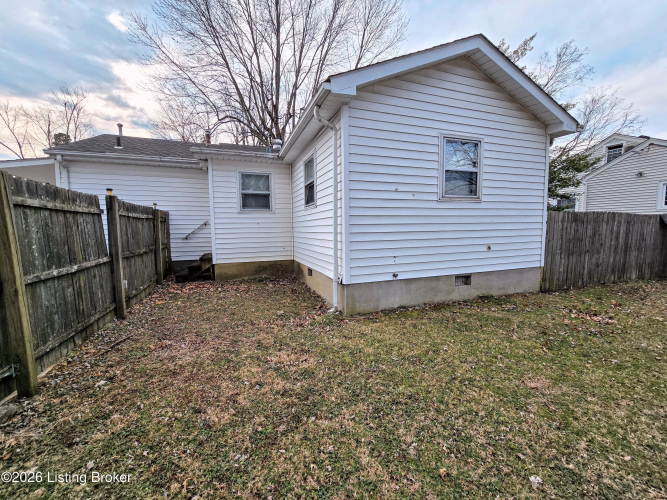 Listing Image 10