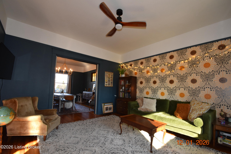 Listing Image 5
