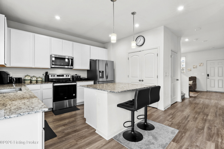 Listing Image 12