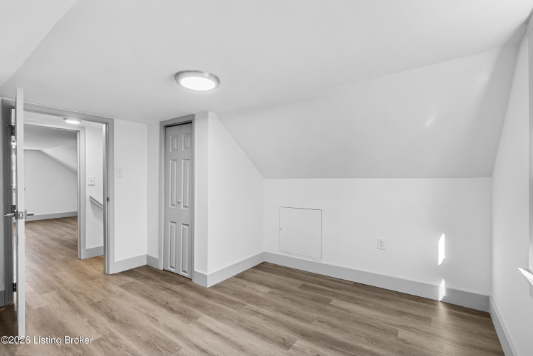 Listing Image 31