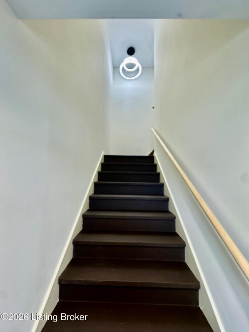 Listing Image 17