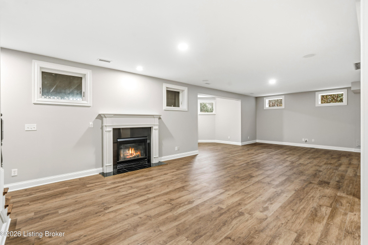 Listing Image 51
