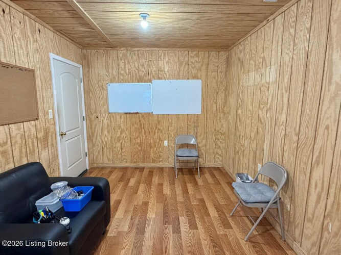 Listing Image 16