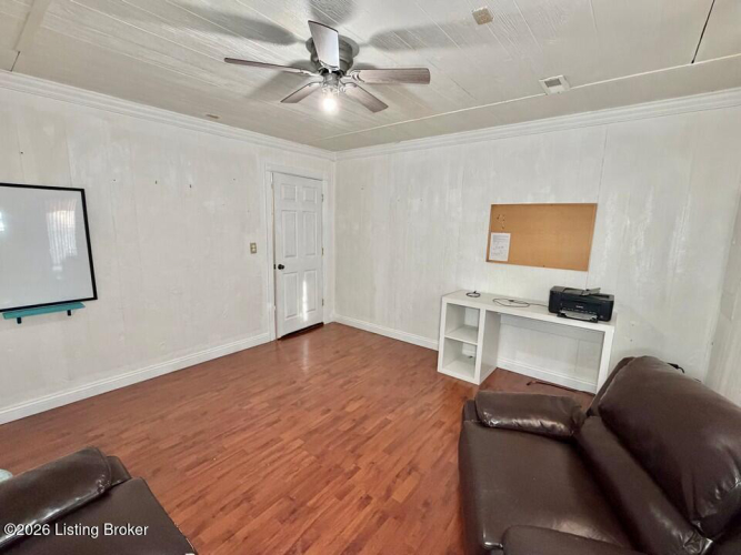 Listing Image 20