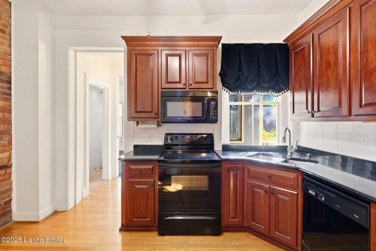 Listing Image 22