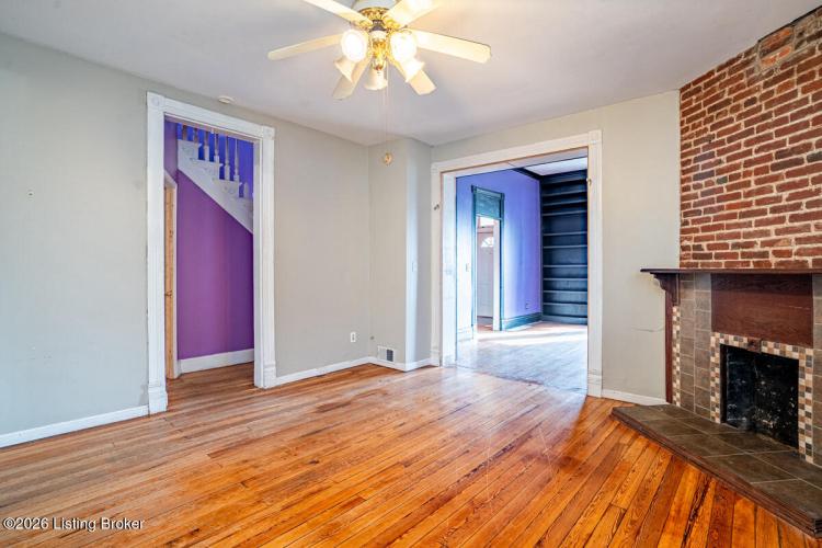 Listing Image 8