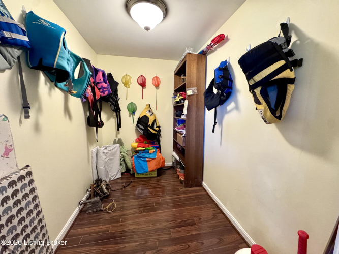 Listing Image 48