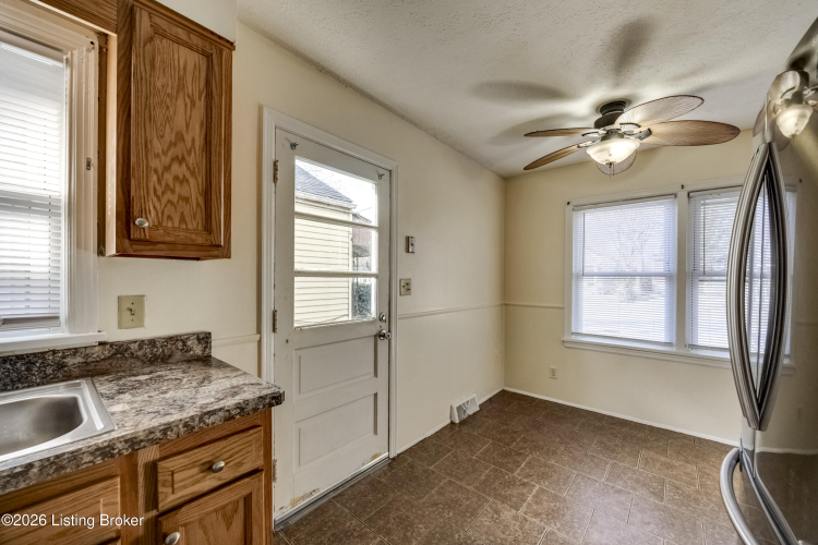 Listing Image 17