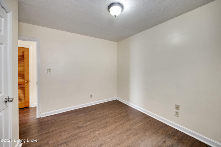 Listing Image 27
